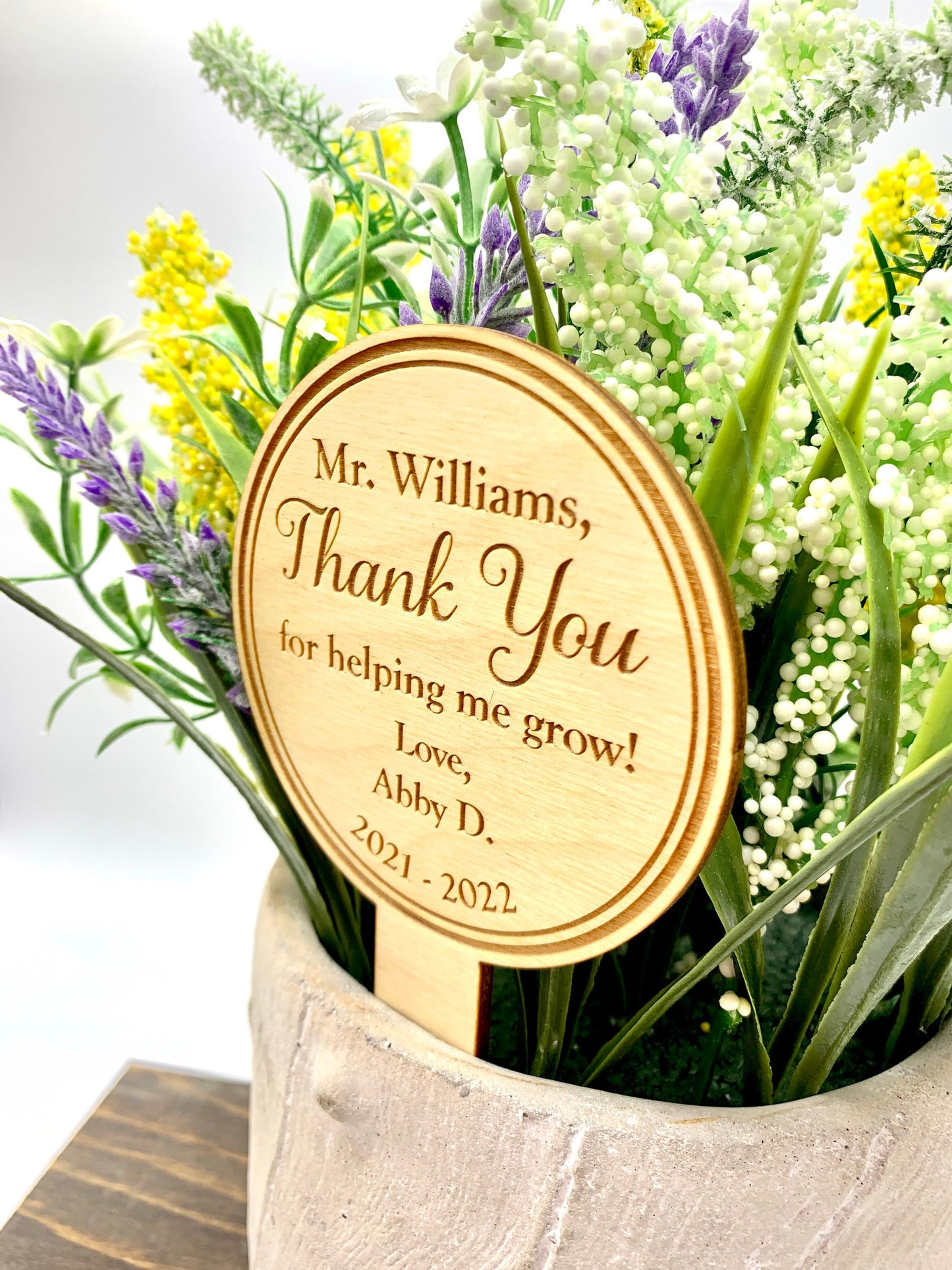 Teacher Flower Stake Gift | Teacher End of Year Gift | Circle Boarder Design | Thanks for helping me Grow | Succulent Tag